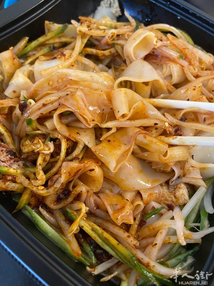 陕西凉皮肉夹馍，有需要的可以联系我，可送餐。 微信 980012125