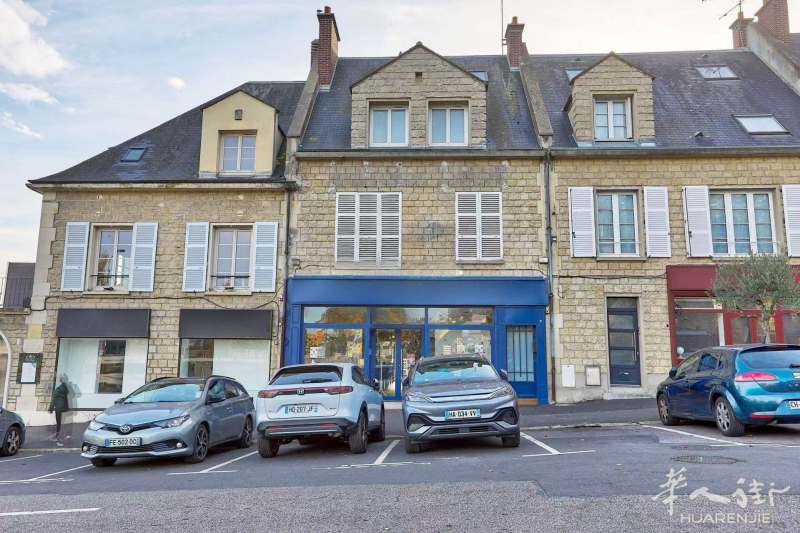 90 000€/AN 塞尔吉蓬图瓦兹（Cergy-Pontoise）无需翻修的收益型投资楼