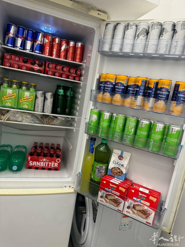caserta百货招店员 要有居留会语言有经验的优先 住家近    有意者加O_