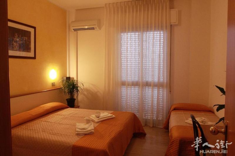 hotel tre stelle a reddito a Rimini