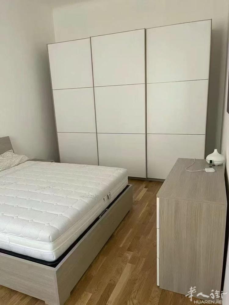 微信milanzufang001 华人街主街精装一室一厅。2🈷️1号起租。正规