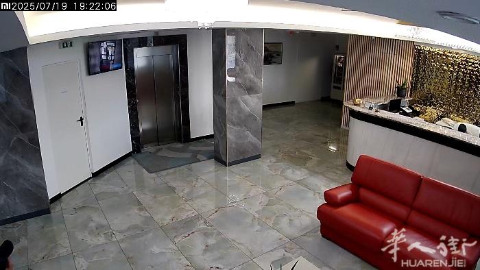HHBB商务酒店：火车站对面,环境优美，独立卫生间,空调 配套设施齐全,交通方便