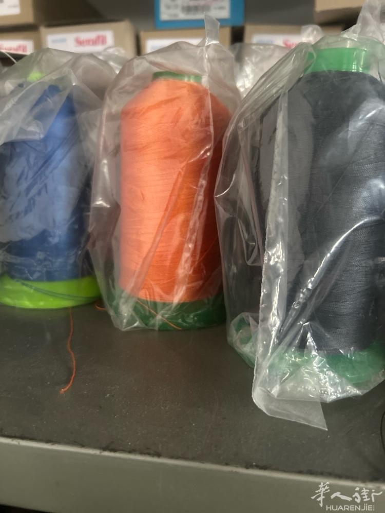 便宜出售1 €全新40号尼龙线，没有黑色，其他颜色都有
