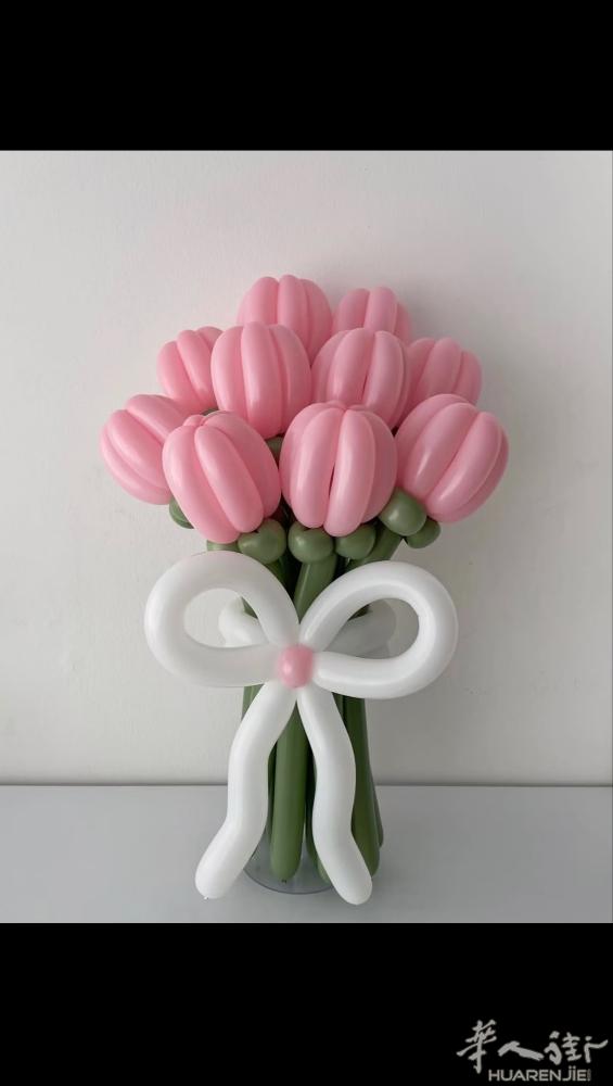 🎈💐 美好的二月，双节浪漫而至💕 情人节与新春相伴，为你重要的人准备一份惊