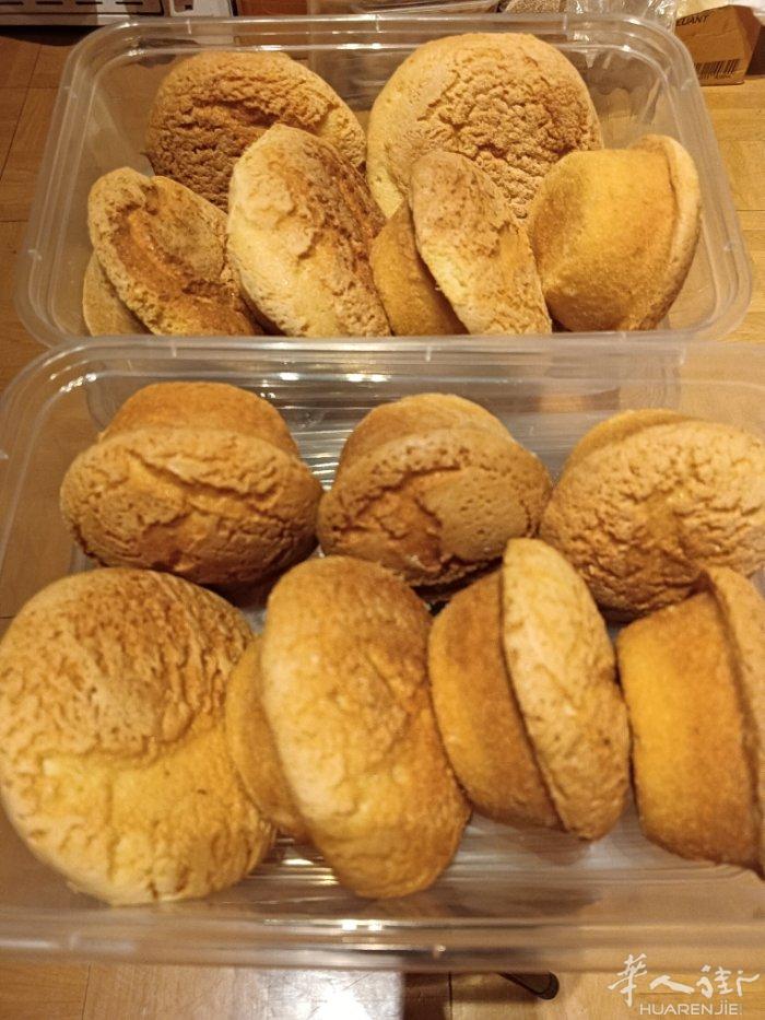 大麻花儿和粘豆包，肉皮冻，油炸糕，辣白菜，桔梗咸菜，，，，多种美食热卖中，欢迎新