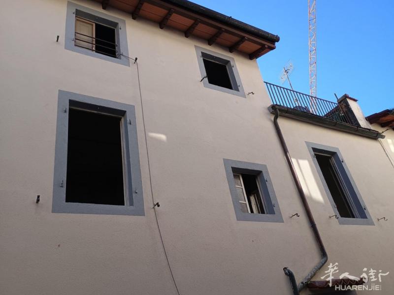 普拉托中心独立住宅出售 1  地址： Piazza Mercatale, Pra