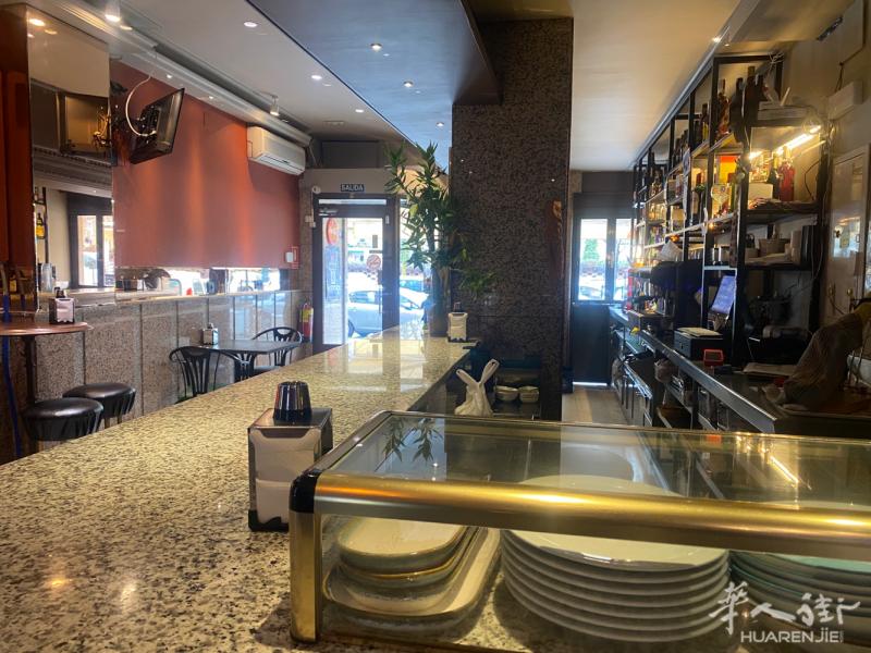 转让：酒吧 Fuenlabrada 酒吧转让，以喝为主。面积100平米，一个平面