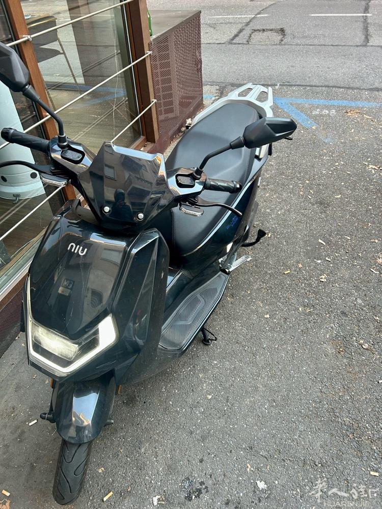 都灵出小牛电动摩托车🛵目前已经开了2800公里 价格2300可小刀非诚勿扰 谢