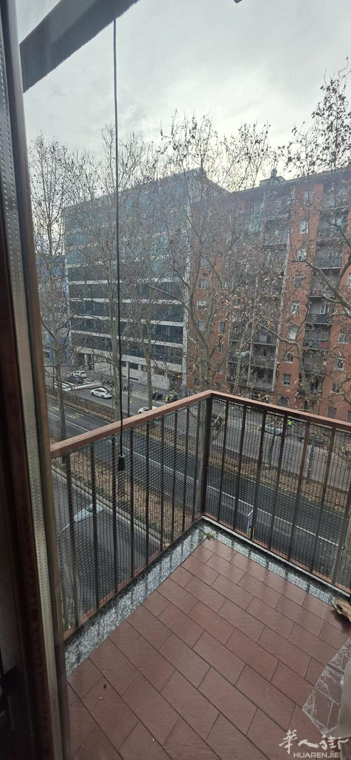 微信milanzufang001 黄线maciachini两室一厅空调房。🉑最