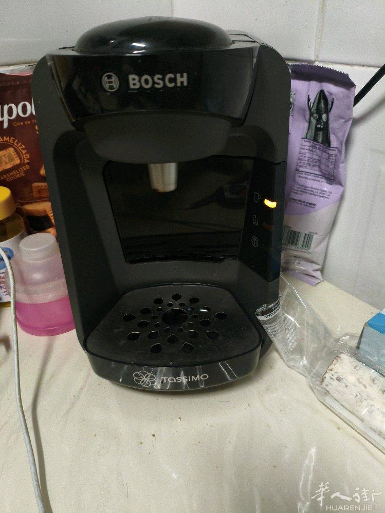 巴塞出bosch胶囊咖啡机一台，性能良好，9成新，15欧，自提