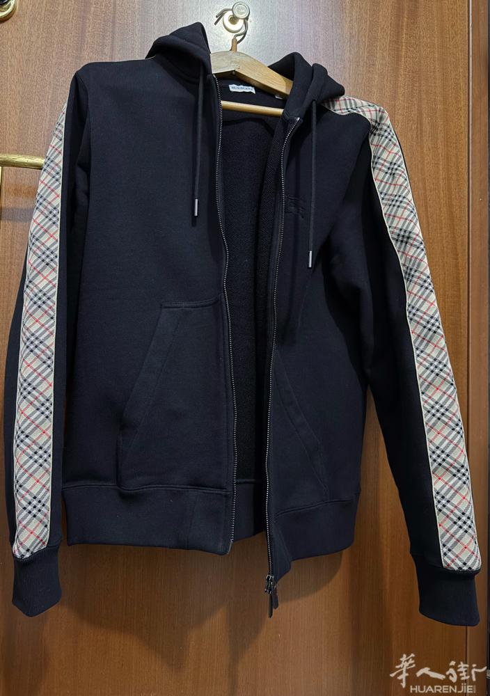 米兰出一件男款Burberry帽衫外套，M码，从米兰Rnascente购入，只穿