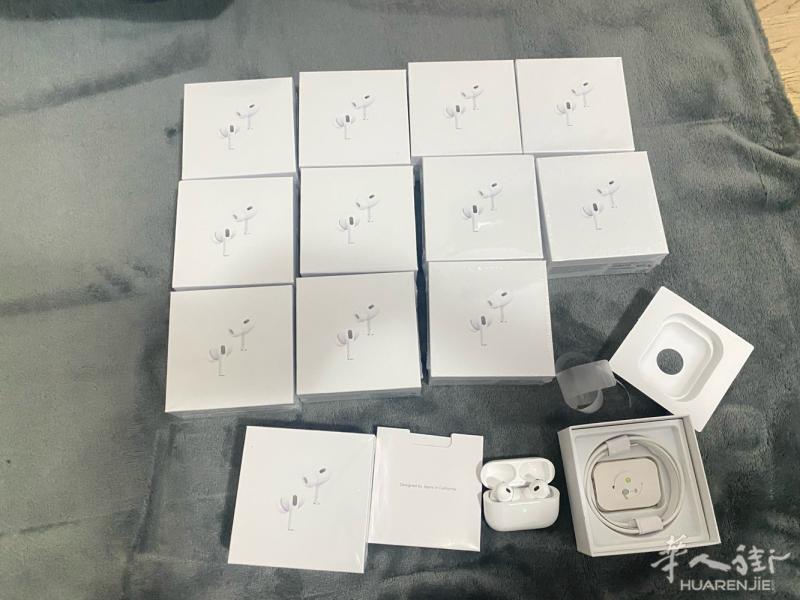 新到3代苹果 耳机C口 音质嘎嘎嘎好 一共12个 微信：BRS3088484