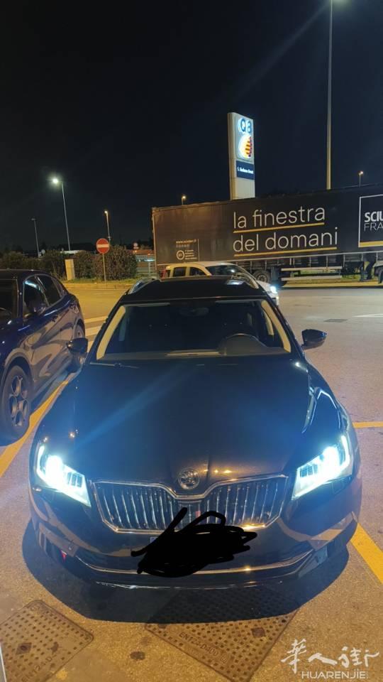 米兰出租车，有需要接送机，包车，服务的可以加微信: