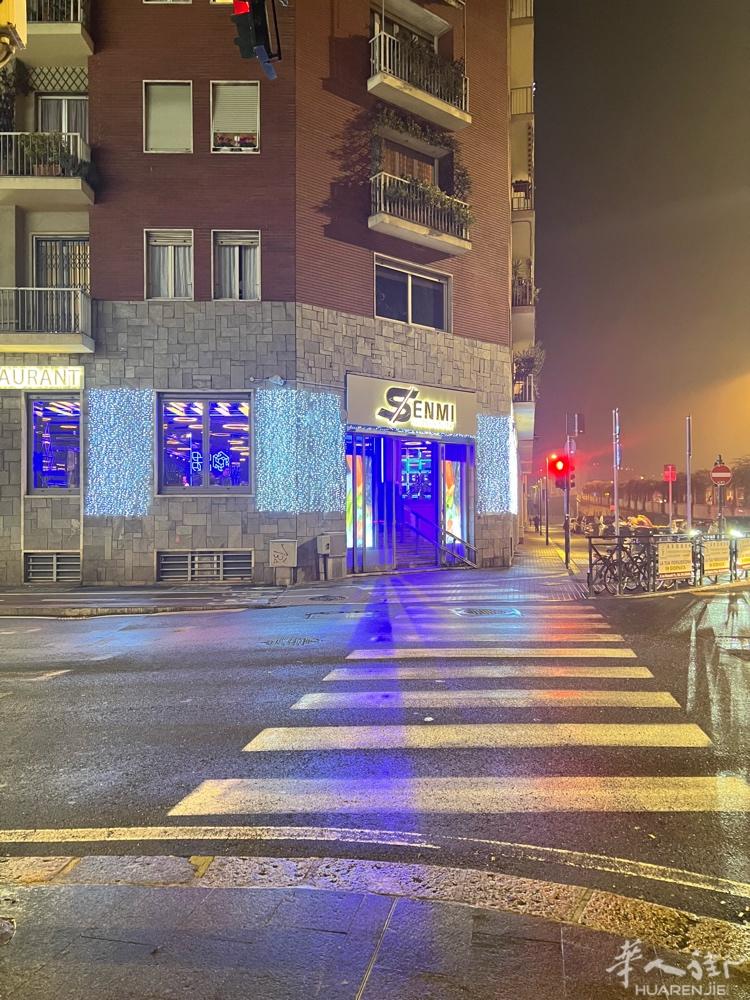 招周末熟练跑堂，交通方便4路电车，近地铁口Carducci，有意者请联系
