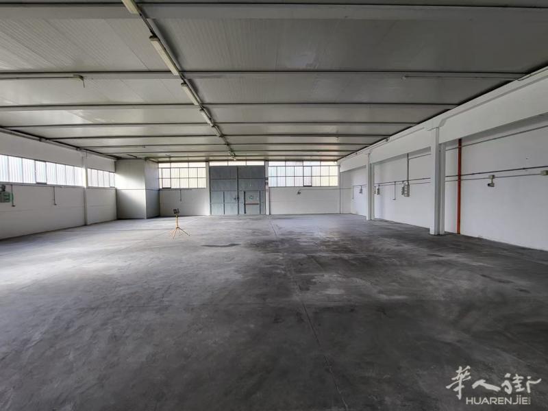 看房速度 Bagnolo家家卖附近空工厂500平方米，证件齐全，可开工厂或烫厂等