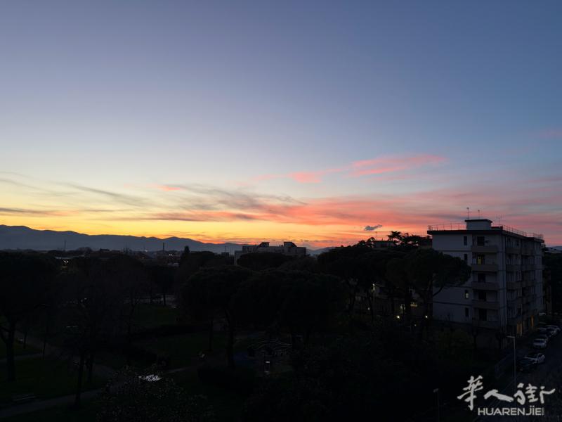 招美发美甲学徒普拉托附近城市二十几分钟 要求会语言
