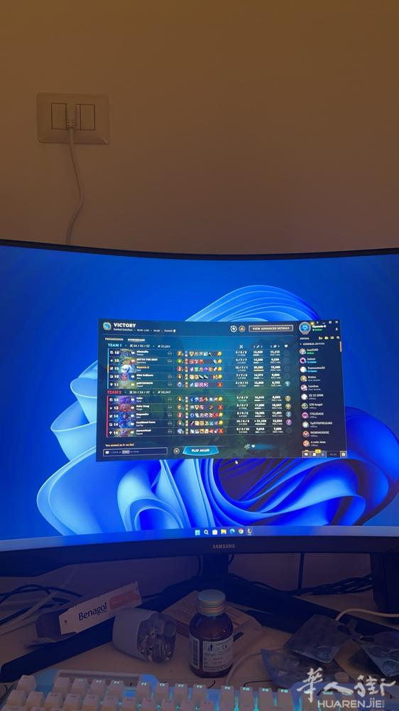 米兰出一个全新三星电脑屏幕，32寸 2k 1ms 165hz 才买两个月 因为我
