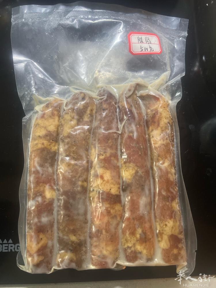 正宗湘西土家族烟熏精品五花腊肉。麻辣香肠。真空包装。皮烧好洗好、干净卫生 25€