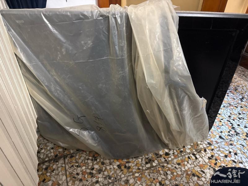 电视机闲置免费 要的自取 地址galciana邮局附近 电话号码37782738