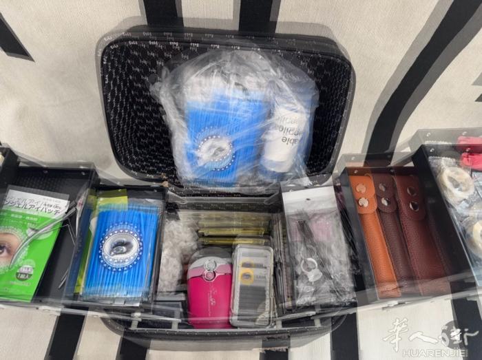 米兰有二手美睫产品出售，设备齐全，九成新。
