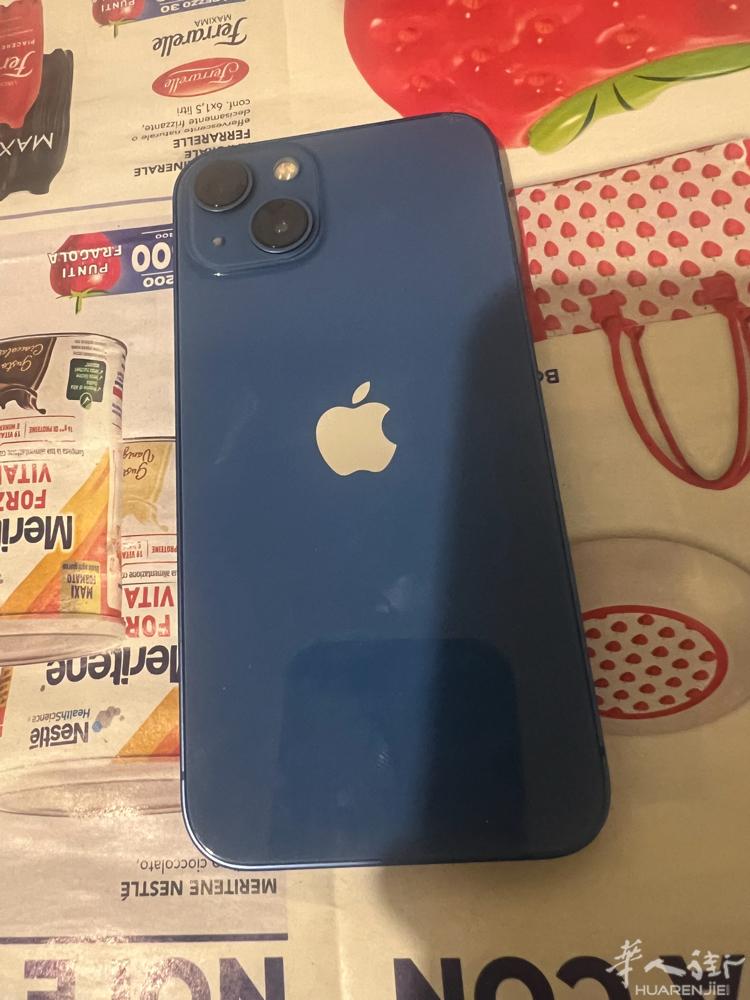 米兰华人街出一部二手iPhone13 256g