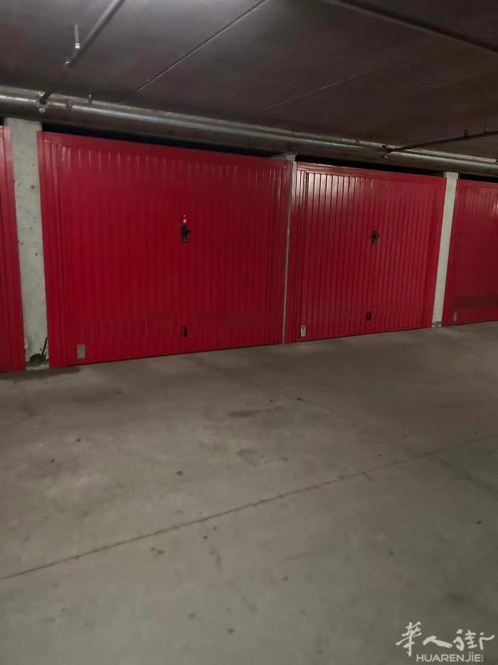 米兰车库出租，🉑做仓库用。 区域：bicocca, 紫线 bonale地铁口,