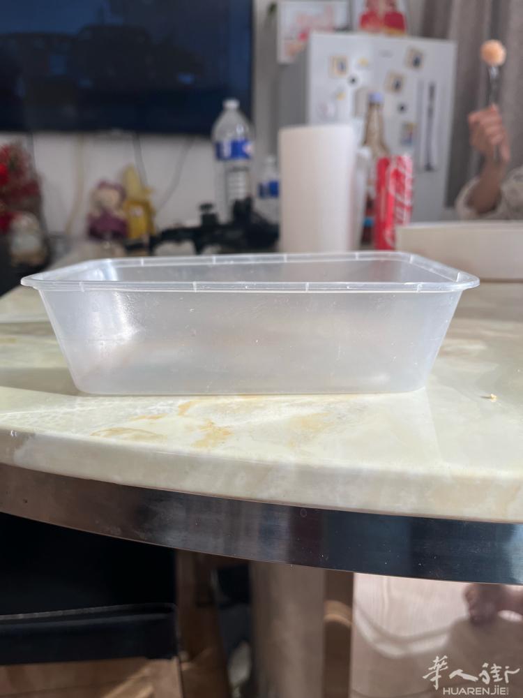 出售打包盒有差不多倆箱，60 €有意者請电0629602707謝謝