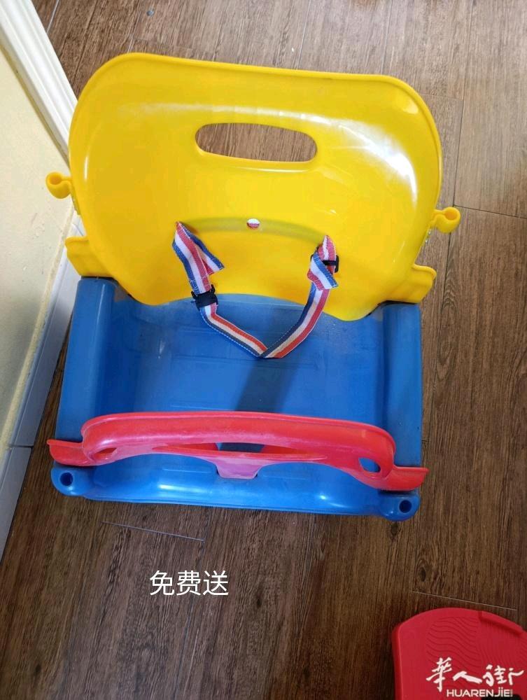 parla,有闲置用品0-6岁婴儿用品转让，加微信有更多东西，微信0034688