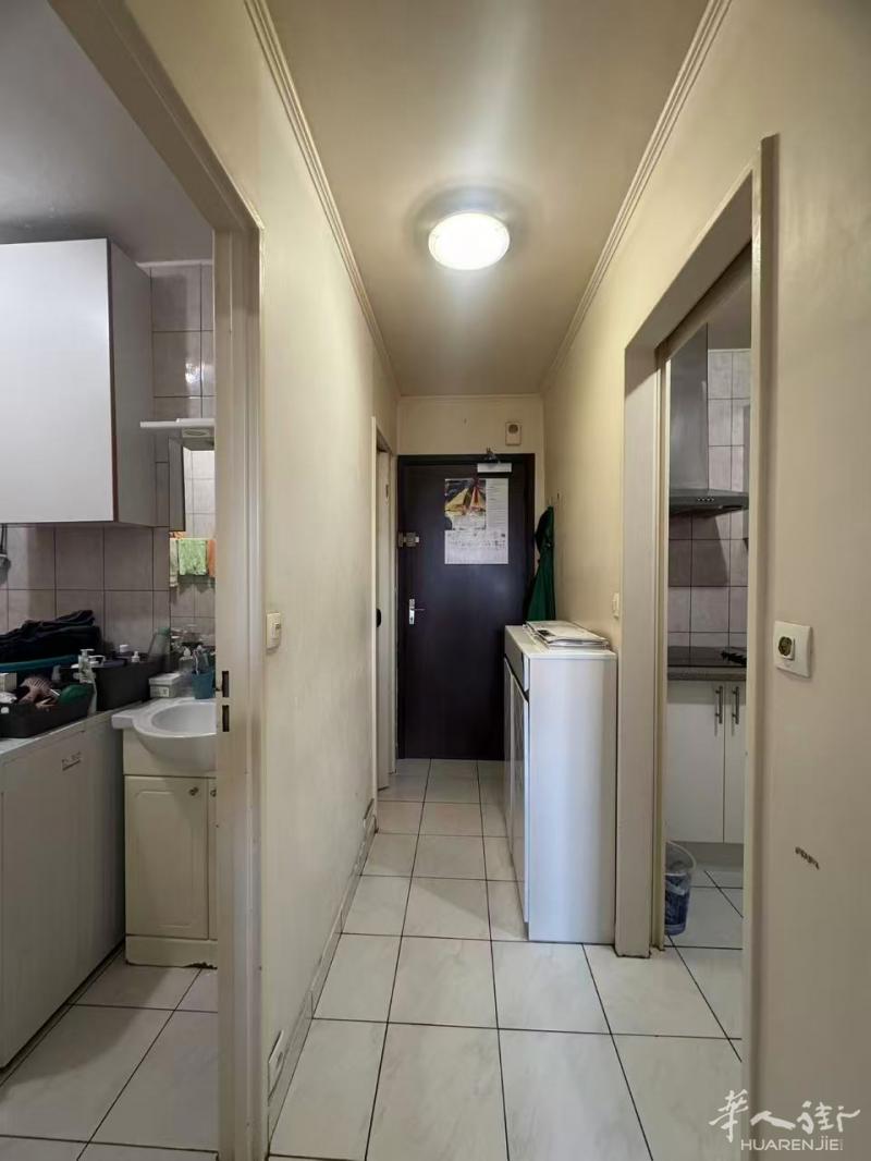 📣 ‼️房东诚意出售二手房🏠小巴黎19区近地铁11号线 Place des Fêtes一房一厅🏠 状态极佳 可拎包入住❗️中央供暖🔥 赠送车位与地窖🅿