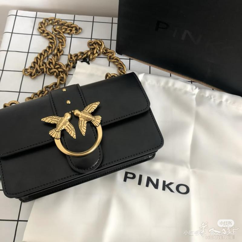 pinko大款包包就背过一次然后放家里积灰感兴趣的可以加一下微信： YovJ-2