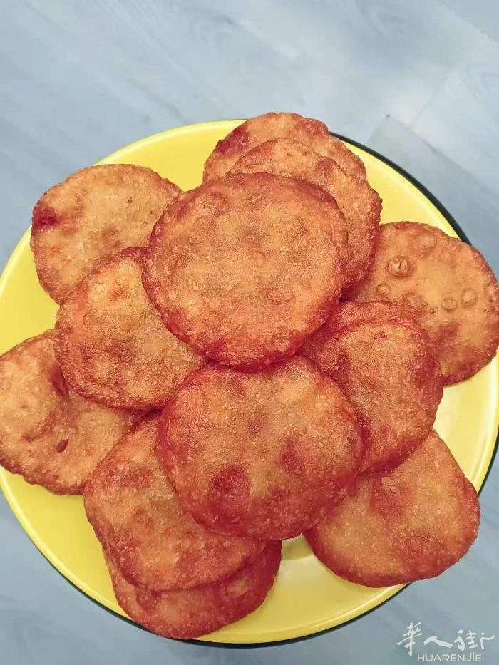 油条，大麻花，油炸糕，粘豆包，年糕饼，肉皮冻，桔梗咸菜，辣白菜，，，，，多种美食