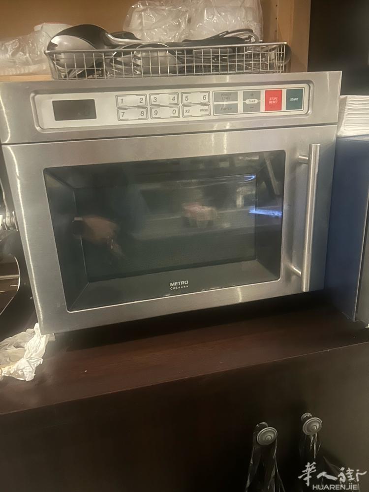 出售餐馆用的微波炉 ，意者请电0768985881