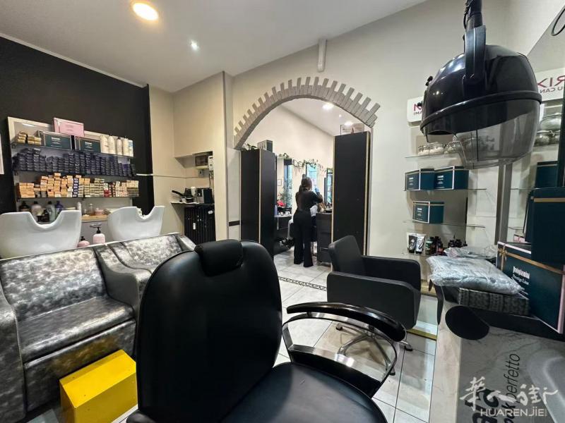 Torino 出售理发店💈  私人电话☎️： +39 345 871 4922