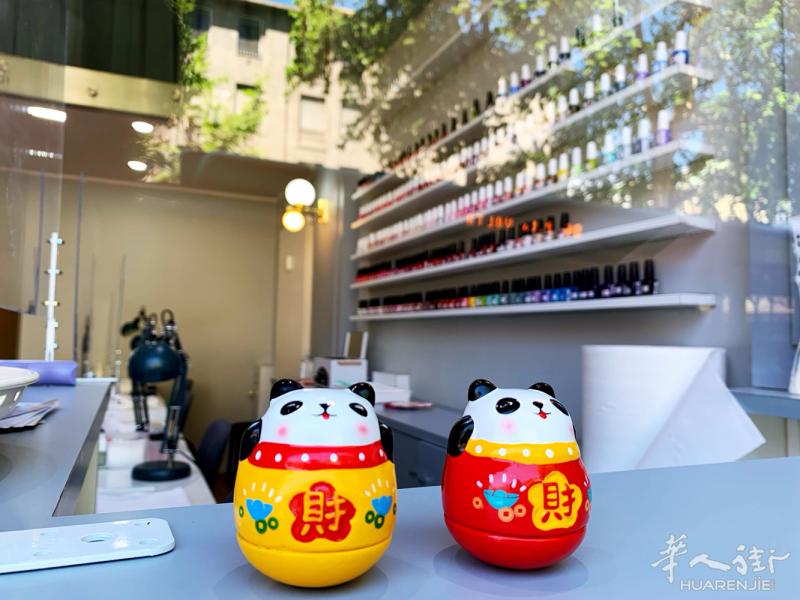 米兰市中心黄线missori附近门口有94路3路15路公交和门口一分钟蓝线地铁站