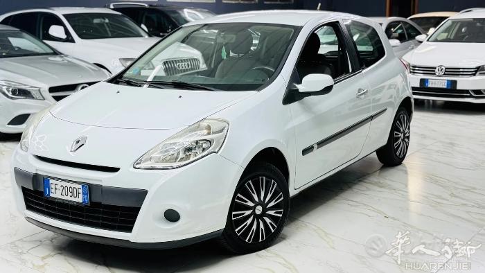 雷诺 clio 5000€出 雷诺 Clio 1.2 16V 汽油版，仅行驶 6
