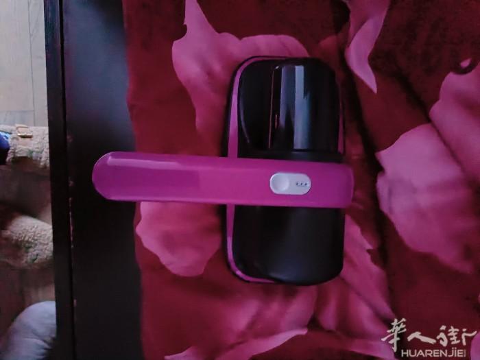 谁需要这种无线小吸尘器吗，吸床上，沙发上都很好用，想买请联系我076988237