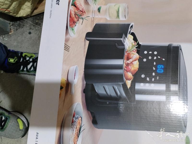 全新未拆有:空气炸锅40.三层推架，镜子10€！！