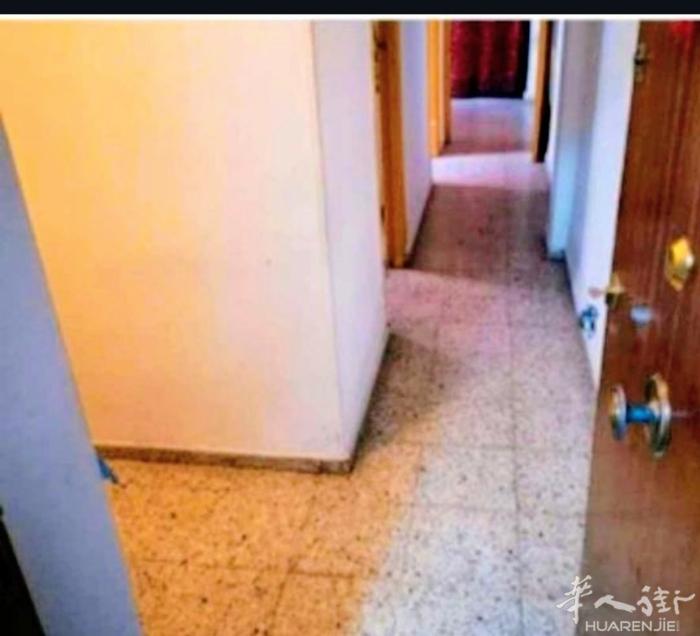 马德里市内5路地铁Urgel,单人房出租，租金380€，押金100€，有网络，光