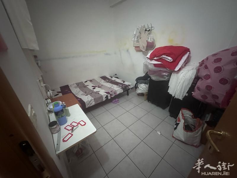 prato 中国街有小房间临时搭铺