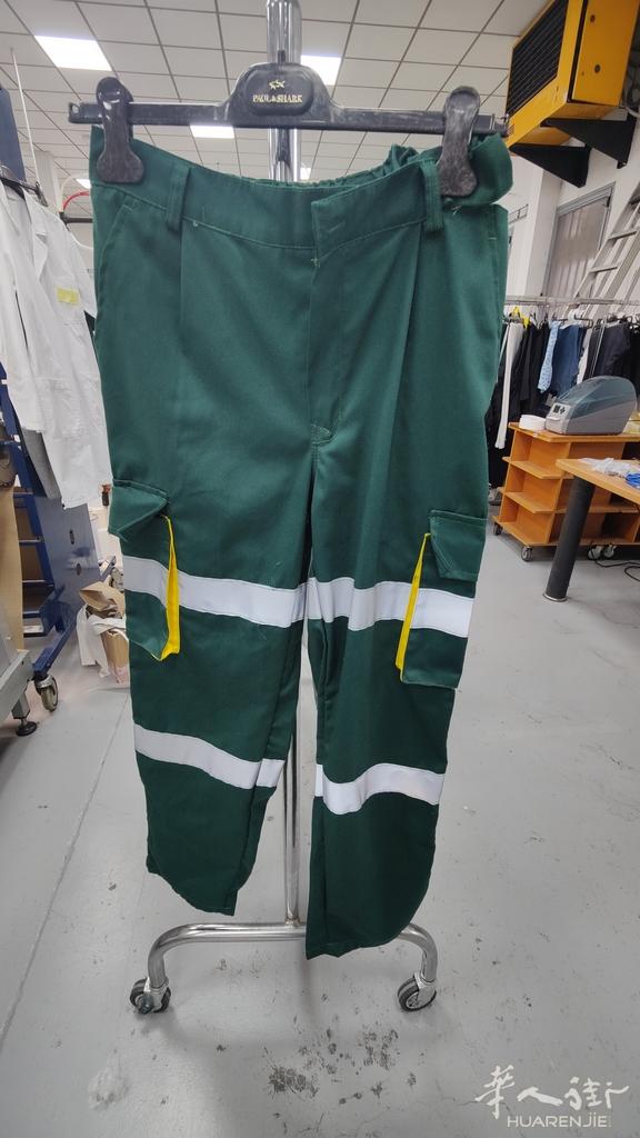 Cerco laboratorio confezione abbigliamento lavoro