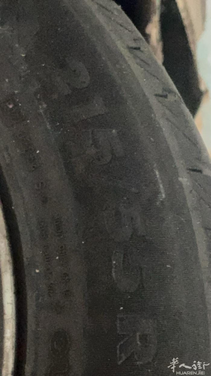 汽车ford长款冬季轮胎四个带钢圈，因为换车了，八成新便宜卖掉，需要的看下面照片