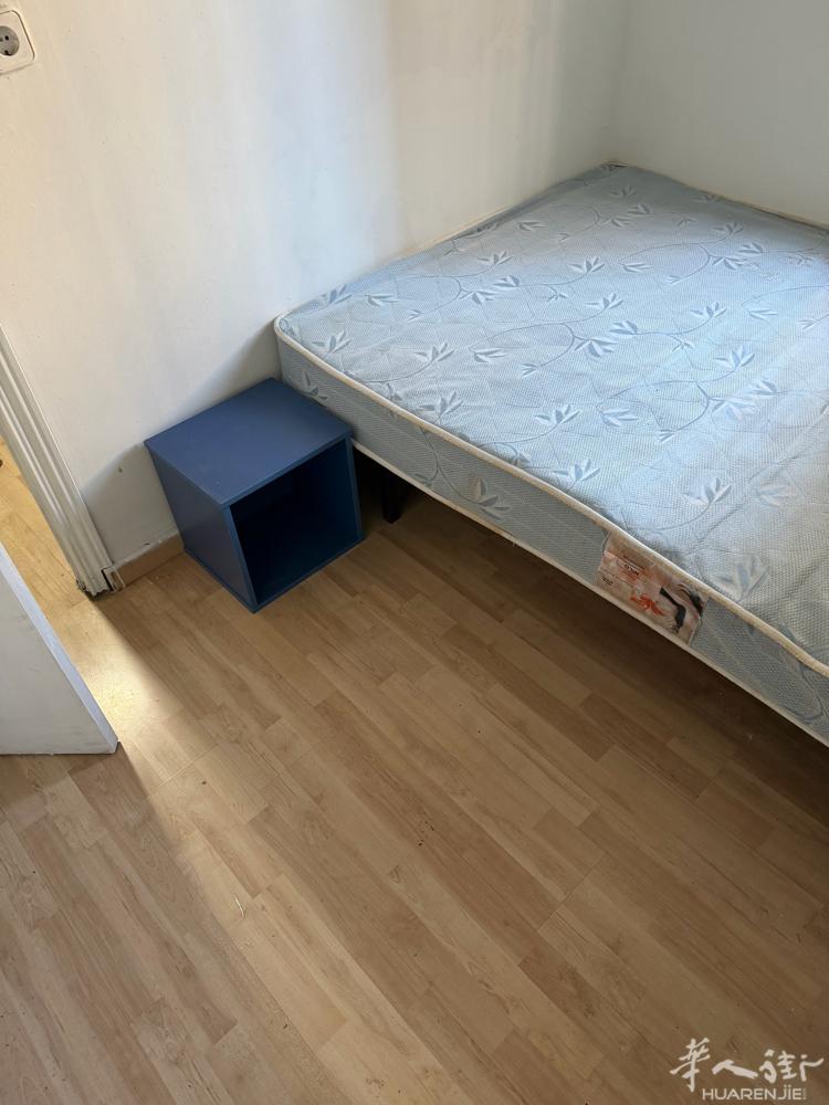 usela单间房屋出租，设备齐全，只限女性，联系电话：667583569