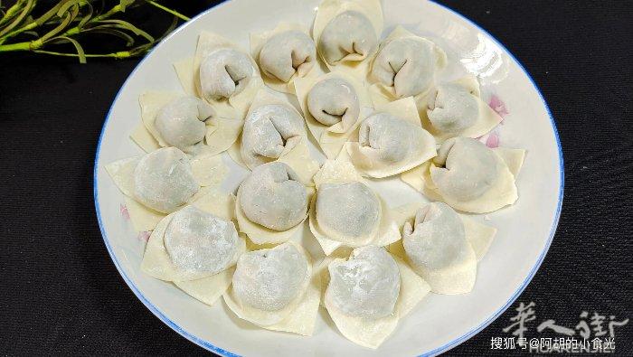 本人求职面案，水饺，蒸饺，混沌，手擀面，冷面等。各种卤肉，炝拌菜，会各种东北吉菜