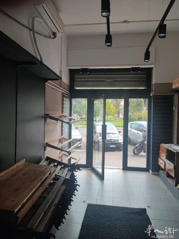 MILANO 米兰 店铺出租  PIAZZALE SIENA 4  45平米 一
