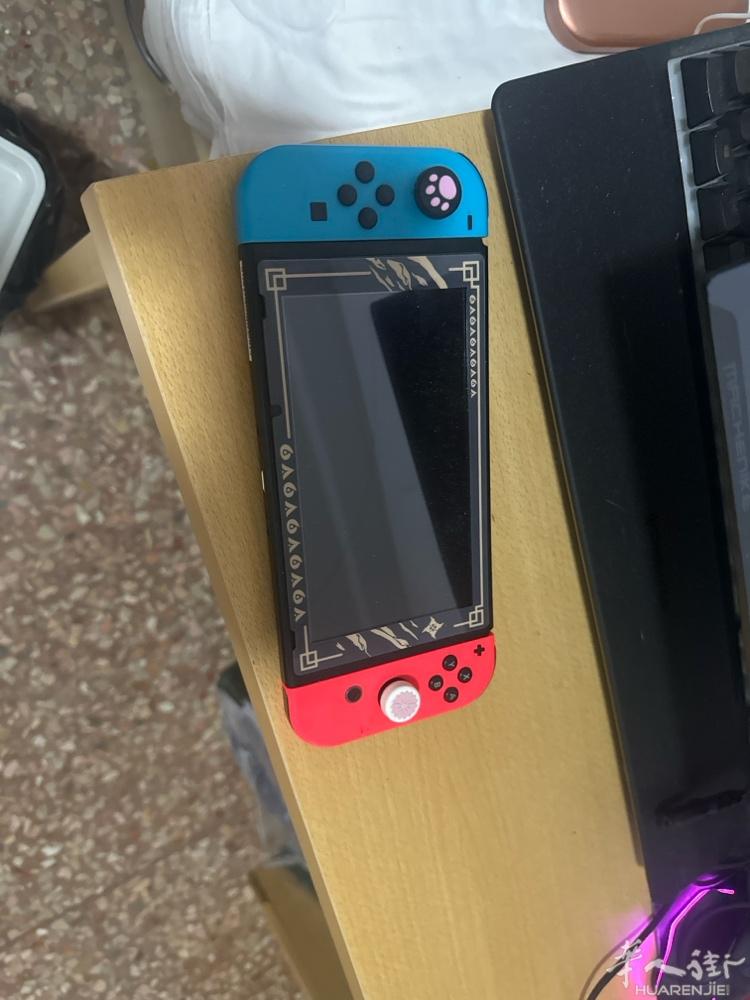 出一个switch，配件齐全，米兰自取或者送货上门。v:WJ1107591453