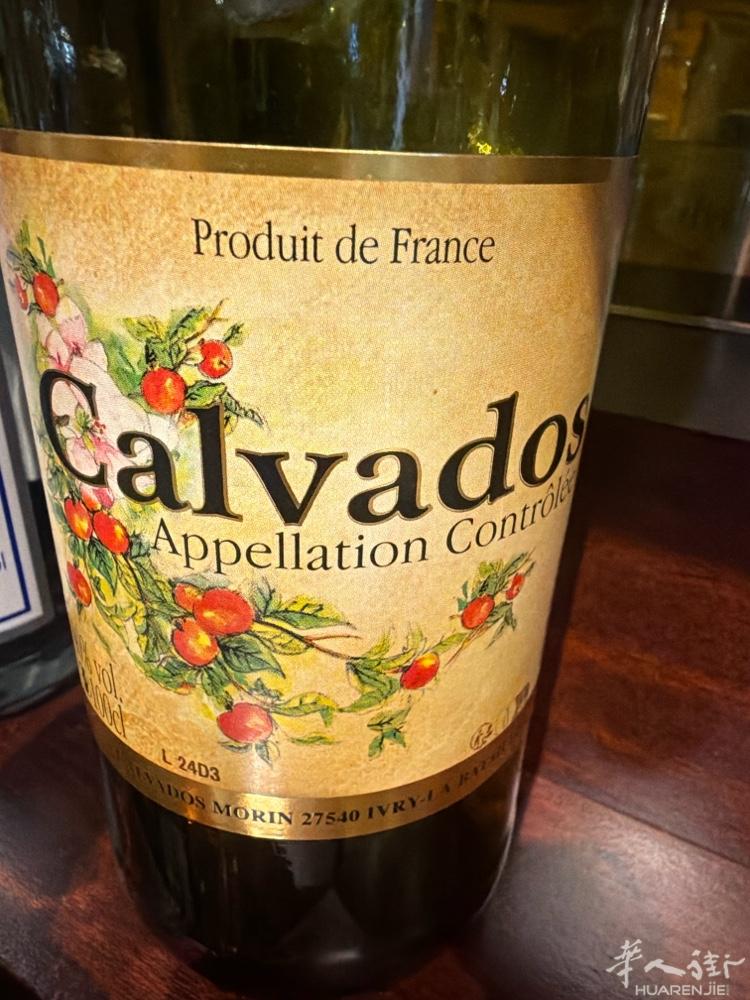 老外农场自酿高浓度calvados苹果白兰地酒，60度左右，1升26欧