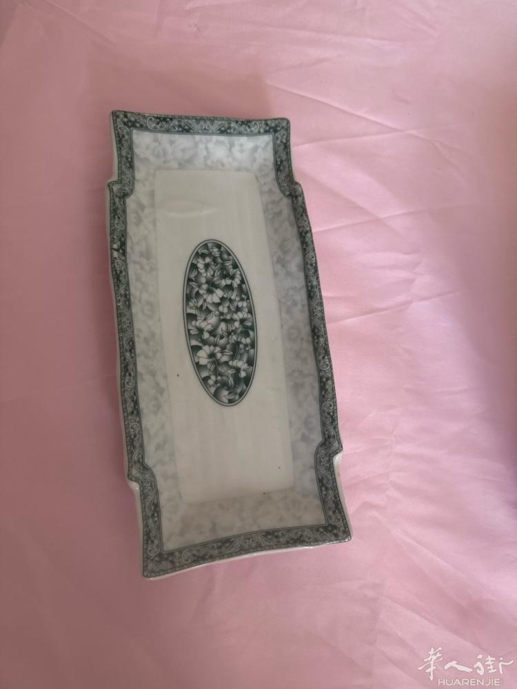 长形盘 23X11 有179个 ，2欧一个，方形盘17x17 有151个，2欧 