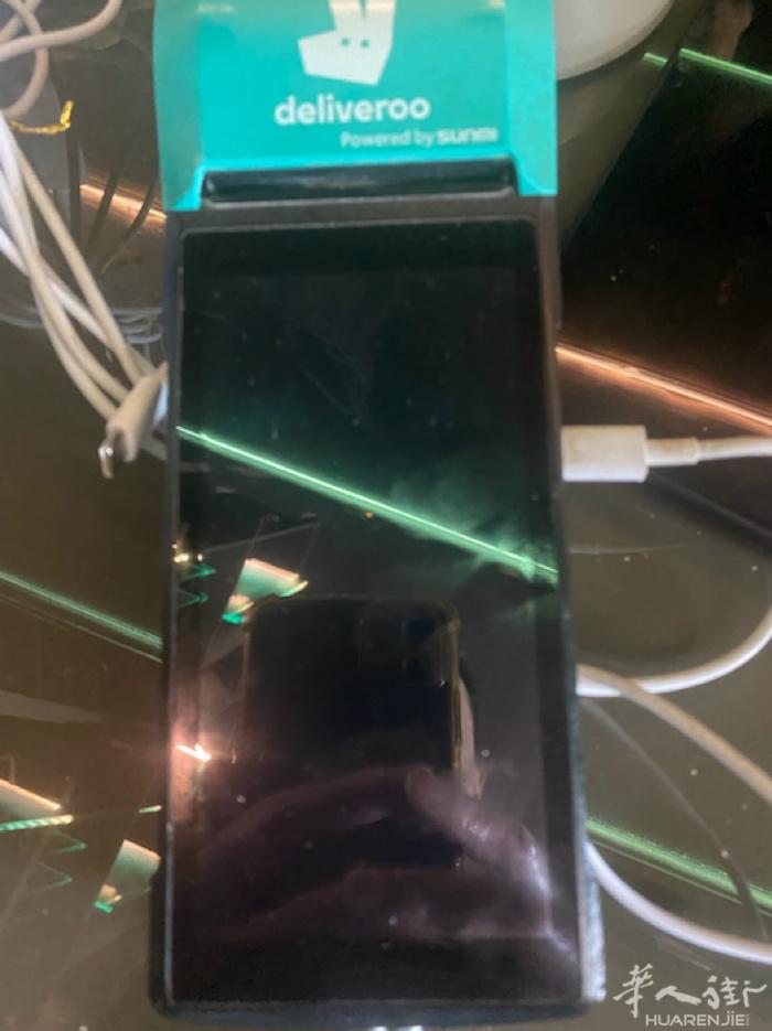 收一个deliveroo机器一个