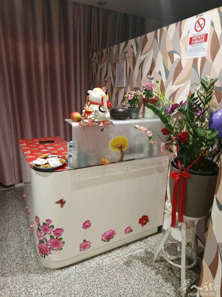 正规按摩店转让，三个房间，两个做工房间一个休息室，单独厨房，两边都有大停车场，门