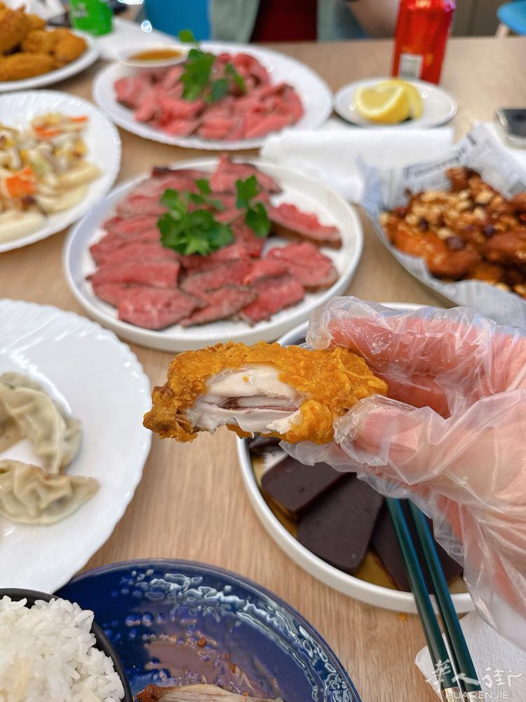 威尼斯mestre 招中餐女跑堂，意大利语好 性格好的 自己有住家优先，联系33